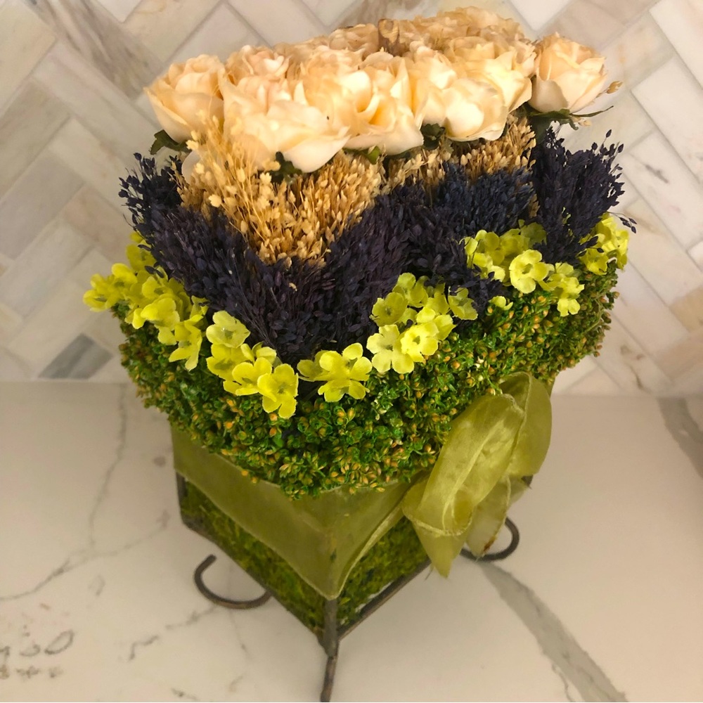 Dried Flower Bouquet - Picture 2 of 3